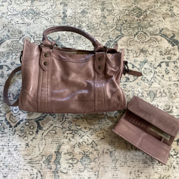 Frye purse/wallet - Picture 4 of 4